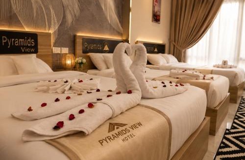 Kafrat al Jabal Hotel | Dendera palace pyramids view