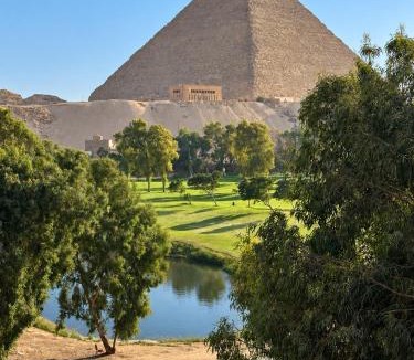 Al Haram Hotel | Jebal Pyramids View