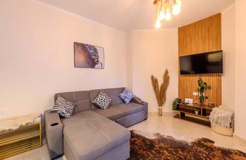 Al Ahyaa Apartment | Resort Apt with 6 Pools Near Gouna