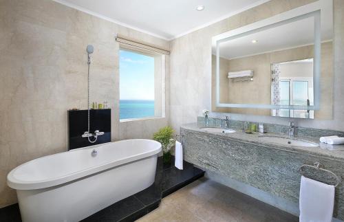 Corniche Road-Dahar Resort | Hilton Hurghada Plaza Hotel