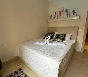 Al Ahyaa Apartment | Resort Apt with 6 Pools Near Gouna