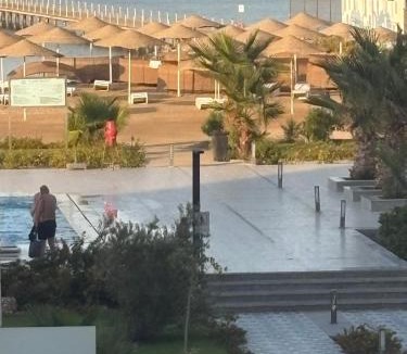 Corniche Road-Dahar Apartment | Red Sea paradise balcony free WiFiC201