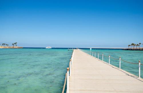 Corniche Road-Dahar Apartment | Red Sea paradise balcony free WiFiC201