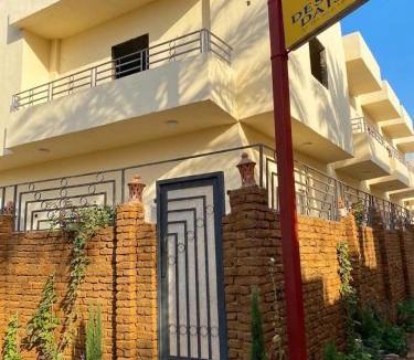 Luxor Apartment | Desert Daisy Spacious Garden Apartment 2BR