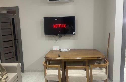 Al Mamsha El Seyahi Apartment | marvel white apartment