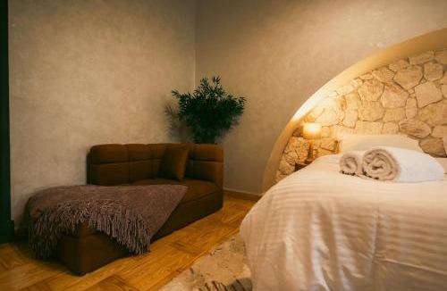 Abdin Apartment | Luxe High Ceiling 2 Bedroom Apartment in Close to Nile & Egyptian Museum