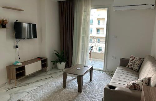 Al Mamsha El Seyahi Apartment | Pool View Apartment Near Airport & Beach