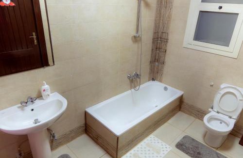 Sheikh Zayed City Apartment | Luxury 3BD Pool View Sheikh Zayed