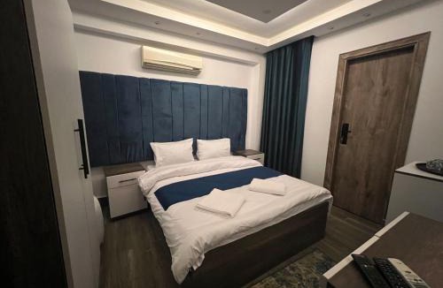 Giza Bed & Breakfast | pyramids light view