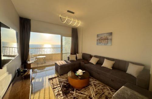 Ar-Raml 1 Apartment | Luxury Apartment Saba Basha direct Sea view