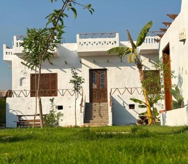 Abu Sir Hotel | King Sahure Pyramid Inn