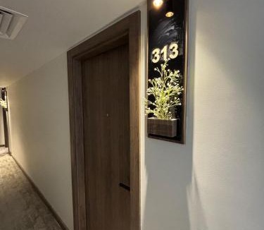 Al-'Amriyah Hotel | Lake Plaza Luxury Rooms