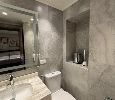 Al-'Amriyah Hotel | Lake Plaza Luxury Rooms