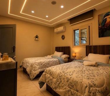 Giza House | Pyramids Green View