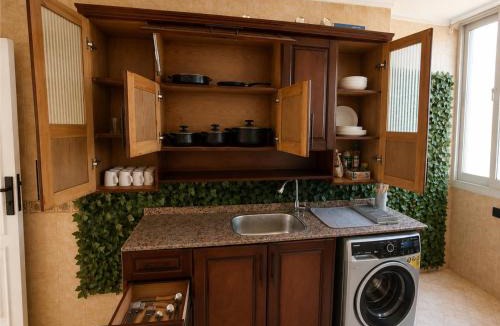 Maadi Apartment | Breathtaking Nile and Pyramids View - Maadi - 3BR