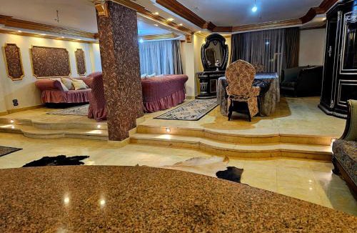 Pyramids Gardens House | Elegant Classic Egyptian-Style Room