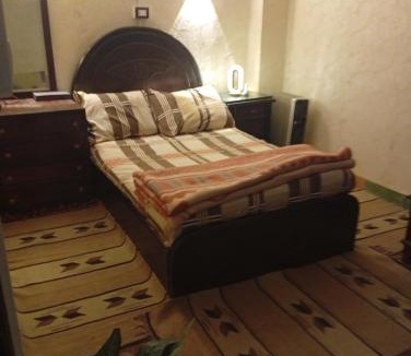 Al-Jumruk Apartment | Affordable downtown studio steps to sea free wifi