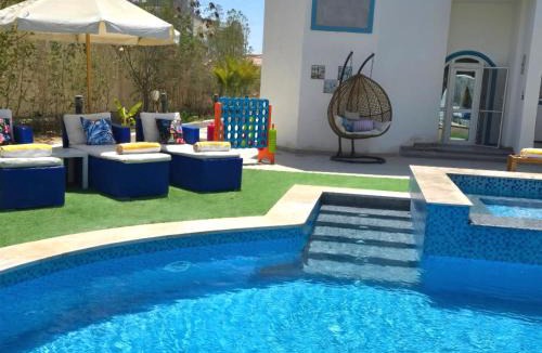 Al Ahyaa Villa | Luxury Royal Blue Family Villa 8pers private pool
