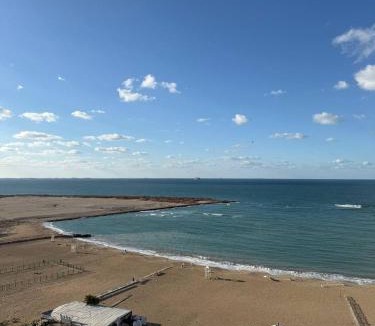 Al-Jumruk Apartment | Classic Seaview