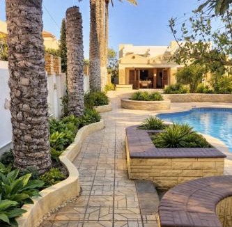 Al-'Amriyah Villa | NEW! The Diplomat - High Class - Family Villa - Private Pool - Bubble bath -new AC- Up to 10 guests - 4 Min Walk to Beach