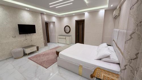 Agouza Apartment | 3BR Elegant City Apartment Mohandessin Central