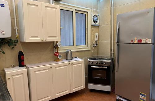 Taqseem Laselky Apartment | Maison de Lama - Expat friendly, AirCon, Garden access