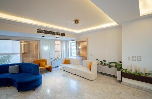Sheikh Zayed City Apartment | Royal Elegance Room