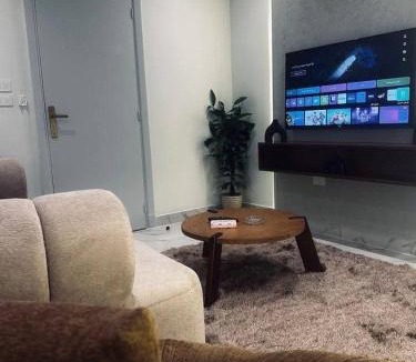 Al Duqqi Apartment | Hi apartment