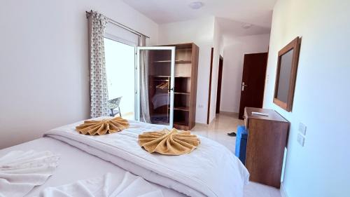 Luxor House | Magic Garden House