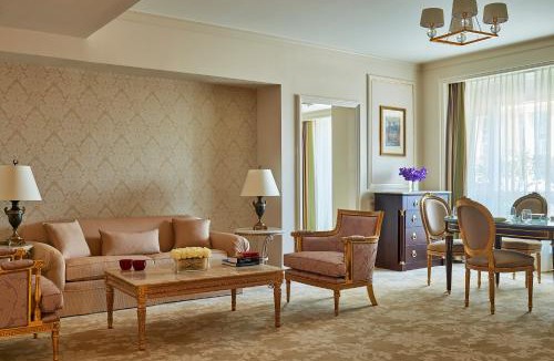 Oula Hotel | Four Seasons Cairo At The First Residence