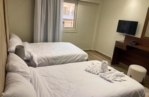 Kafrat al Jabal Hotel | Giza Palace Pyramids View