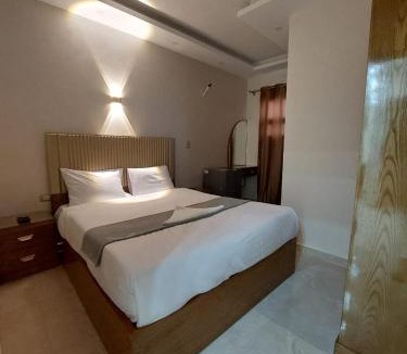 Kafrat al Jabal Hotel | Regent Pyramids View