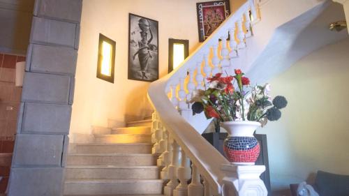 Al-'Amriyah Villa | Yellow Family Villa - Private Pool - AC- 5 Min Walk to Beach -