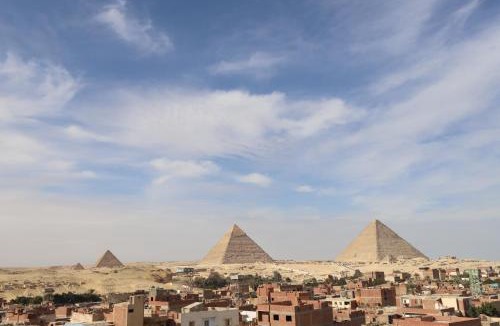 Kafrat al Jabal Hotel | Brothers Pyramids View