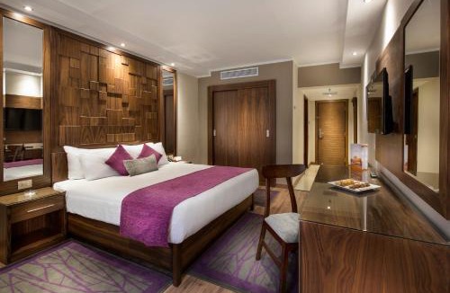 Al Duqqi Hotel | Pyramisa Hotel Cairo