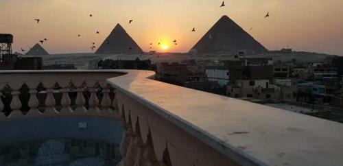 Giza Hotel | Queen Pyramids View Inn