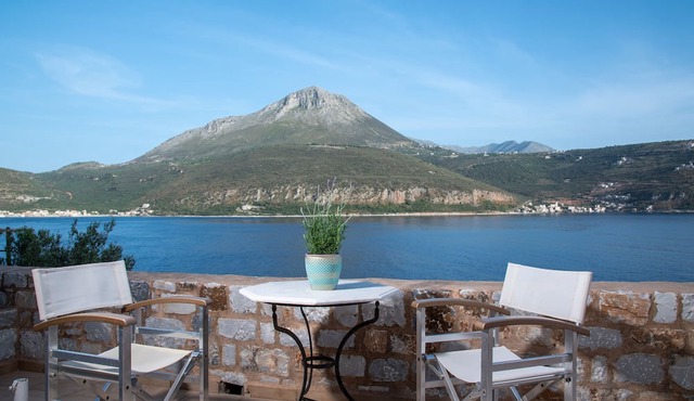 Artemis -Traditional stone built studio apartment in Itilo