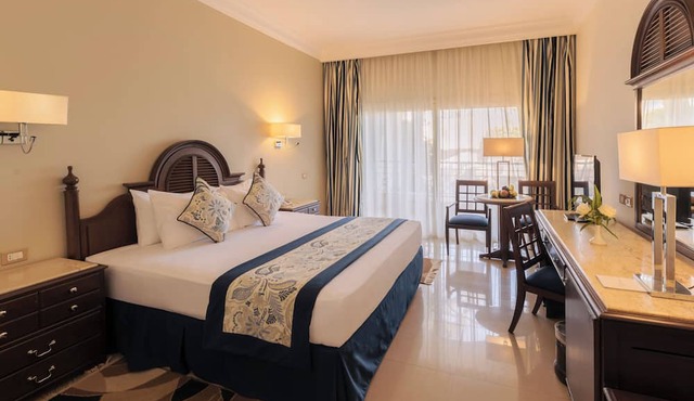 Stella Di Mare Grand Hotel in Ataqah