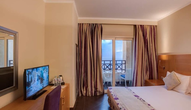 El Jabal Sokhna Hotel in Ataqah