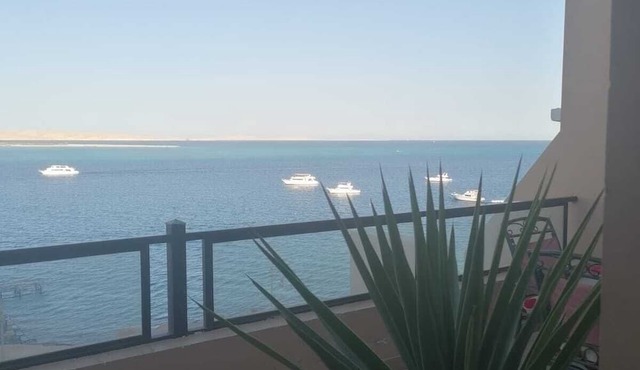Exceptional Sea Views Across the Red SeanSpacious 2 bed Private Beach & Pools