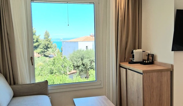 Serenity Hill in Kassandra