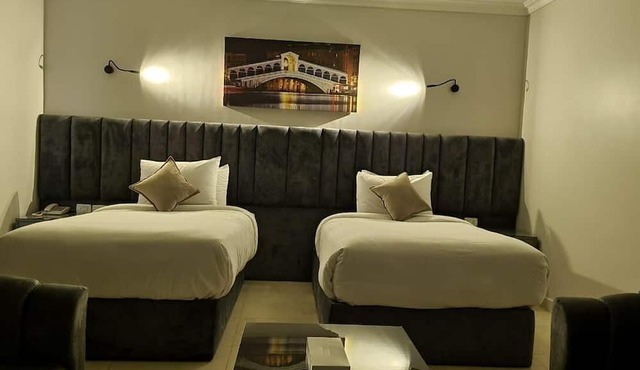 Grand Plaza Hotel in Kirdasah