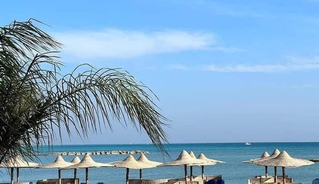 Sunny Sea Side View Apartment in Hurghada