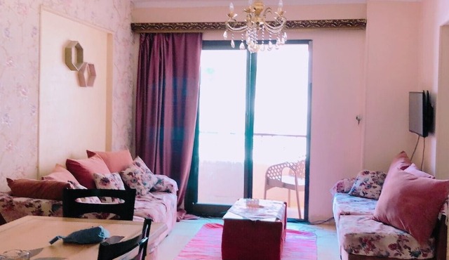 Cozy apartment Maadi Ring Road &smart TV in Cairo