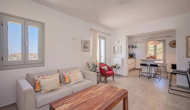 Wonderful Villa Artemisa 5 Bedrooms 4 bathrooms Large 50sqm Pool Amazing Views in Naxos