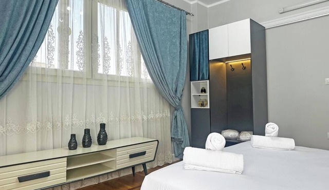 Two-bedroom apartment in Qasr El Nil district overlooking the Nile River in cairo -downtowwn -Qasr El-Nil District