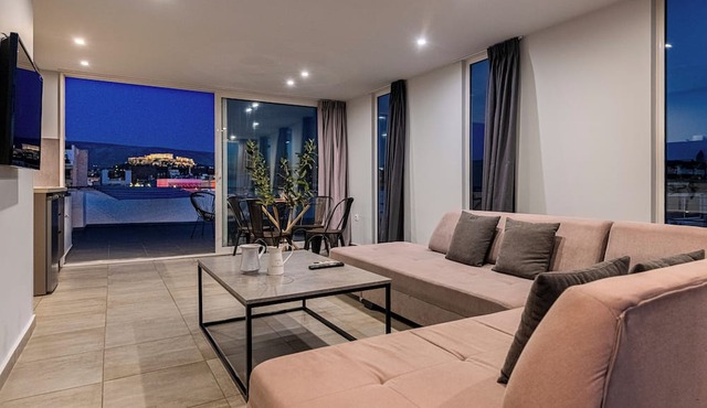 Acropolis Magical View Suite, Metro Kerameikos in Athens