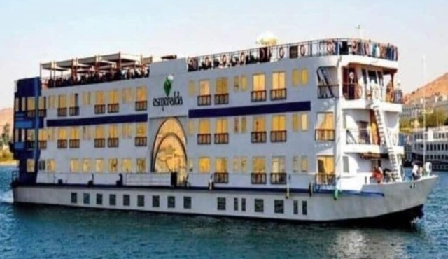 Spacious 8-bedroom house in welcoming Luxor with WiFi