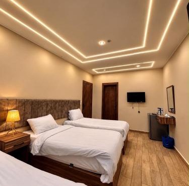 Pyramids hotel& free pick up in Cairo