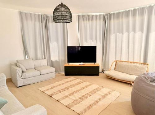 Beachside Chalet Steps from Einbay Beach in Ain Sokhna
